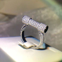 Huitan New Fashion Design Women Finger-ring Statement Accessory Daily Wear Party Luxury Paved Cubic Zirconia Bling Bling Jewelry