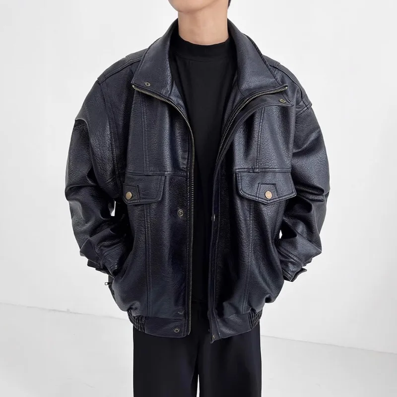 

Men's PU Locomotive Jackets Black Leather Thickened Short Styles Top Spring Autumn Solid Loose Lapels Button Decoration Men Coat