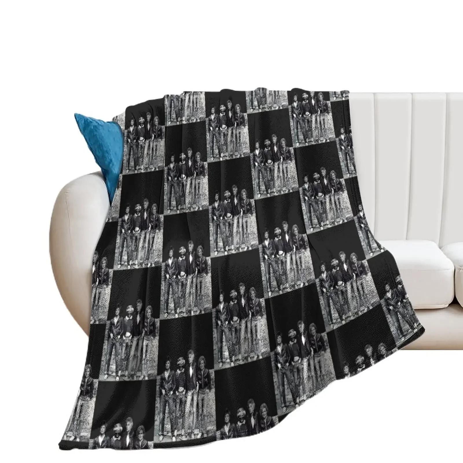 

Golden Warhol Girls Throw Blanket warm for winter Picnic Plaid on the sofa Comforter Blankets