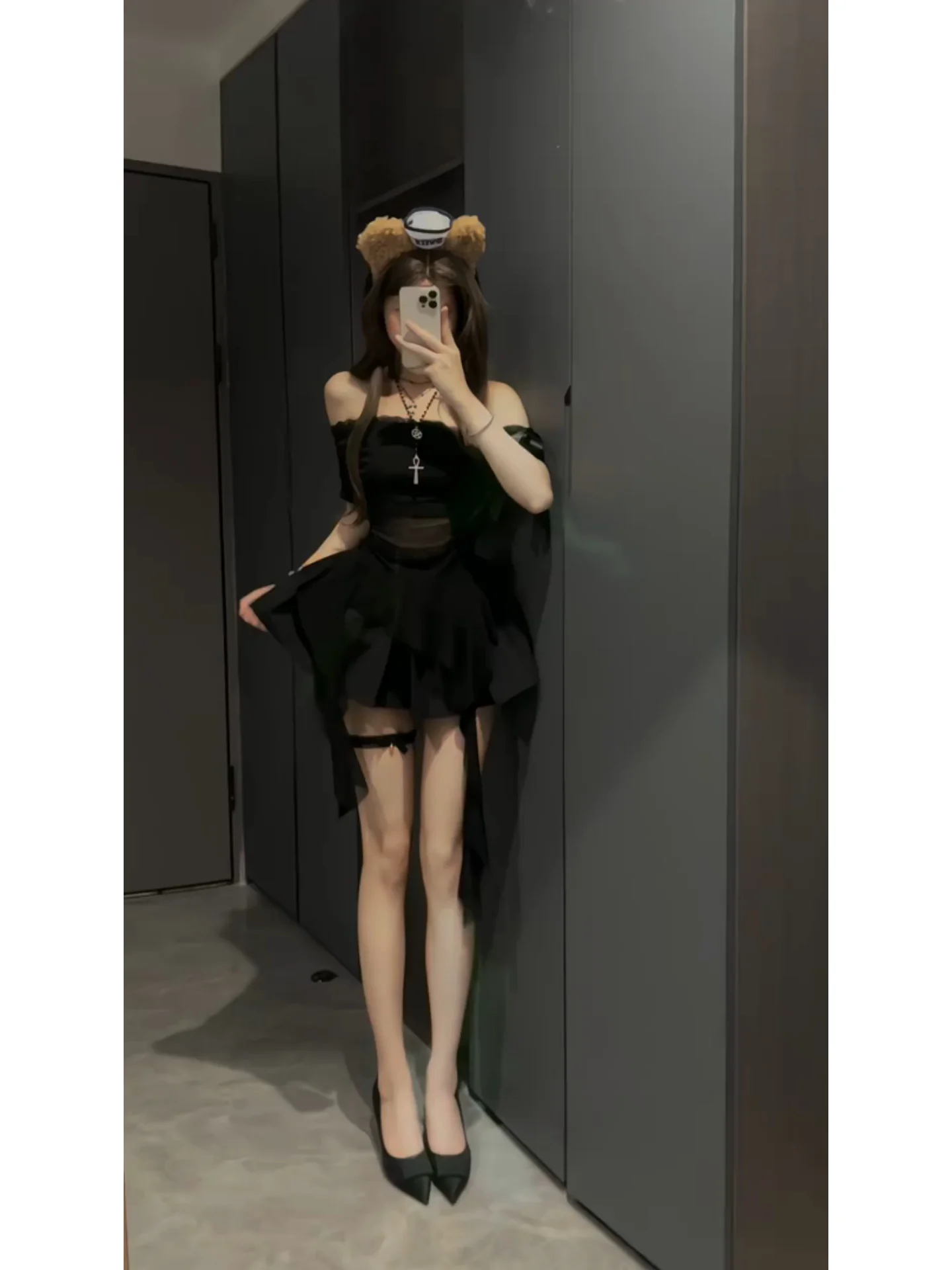

Sexy Dark Pure Desire Style Halter Short Sleeve Mesh See-through Asymmetrical Pleated Skirt Set for Young Women