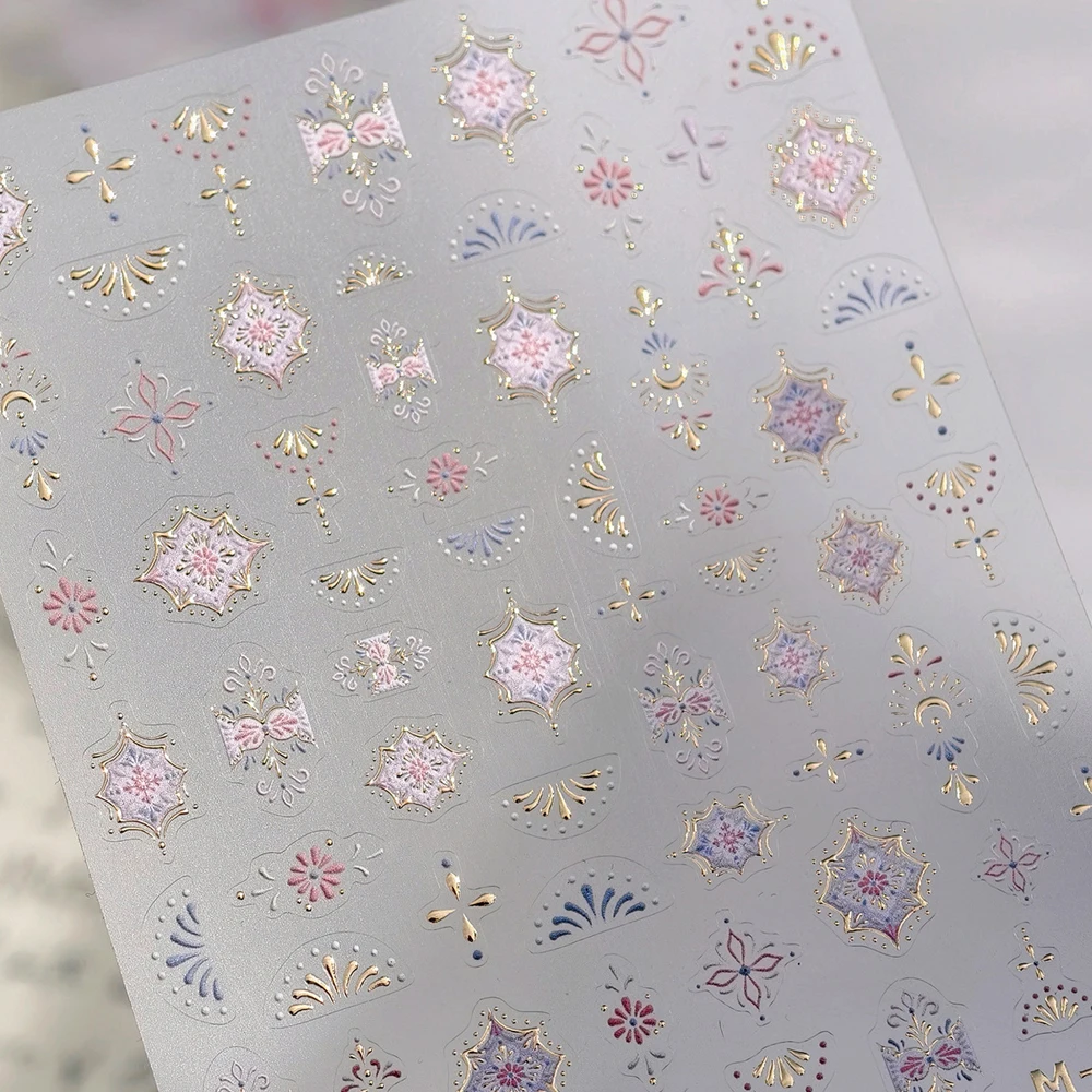 Stampaggio a caldo Modelli in nastro dorato Adesivi per nail art Stile cinese 5D Totem di perle Decalcomanie per manicure autoadesive orientali vintage