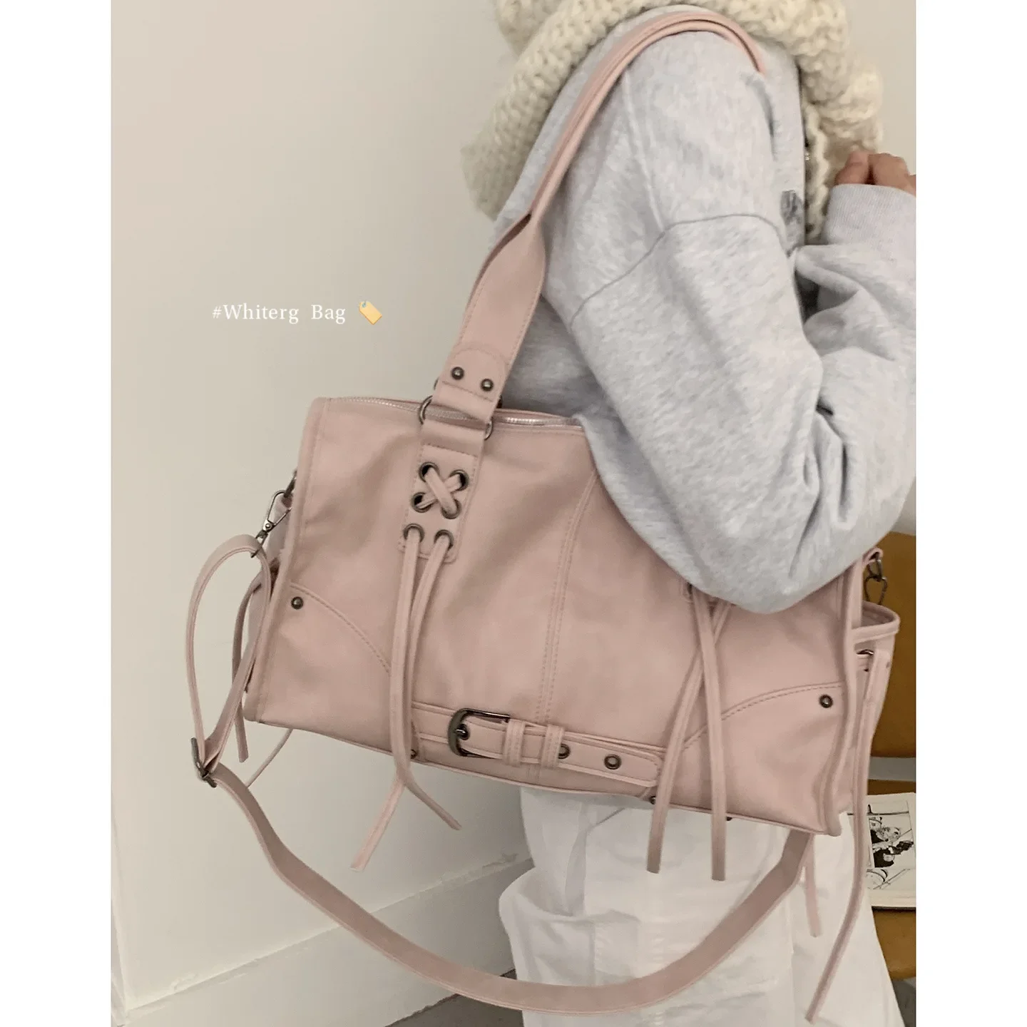 

Korean Niche Cool Feeling Large Capacity Retro Shoulder Bag New Lazy Style Star Chasing Fashion Travel Messenger Bag