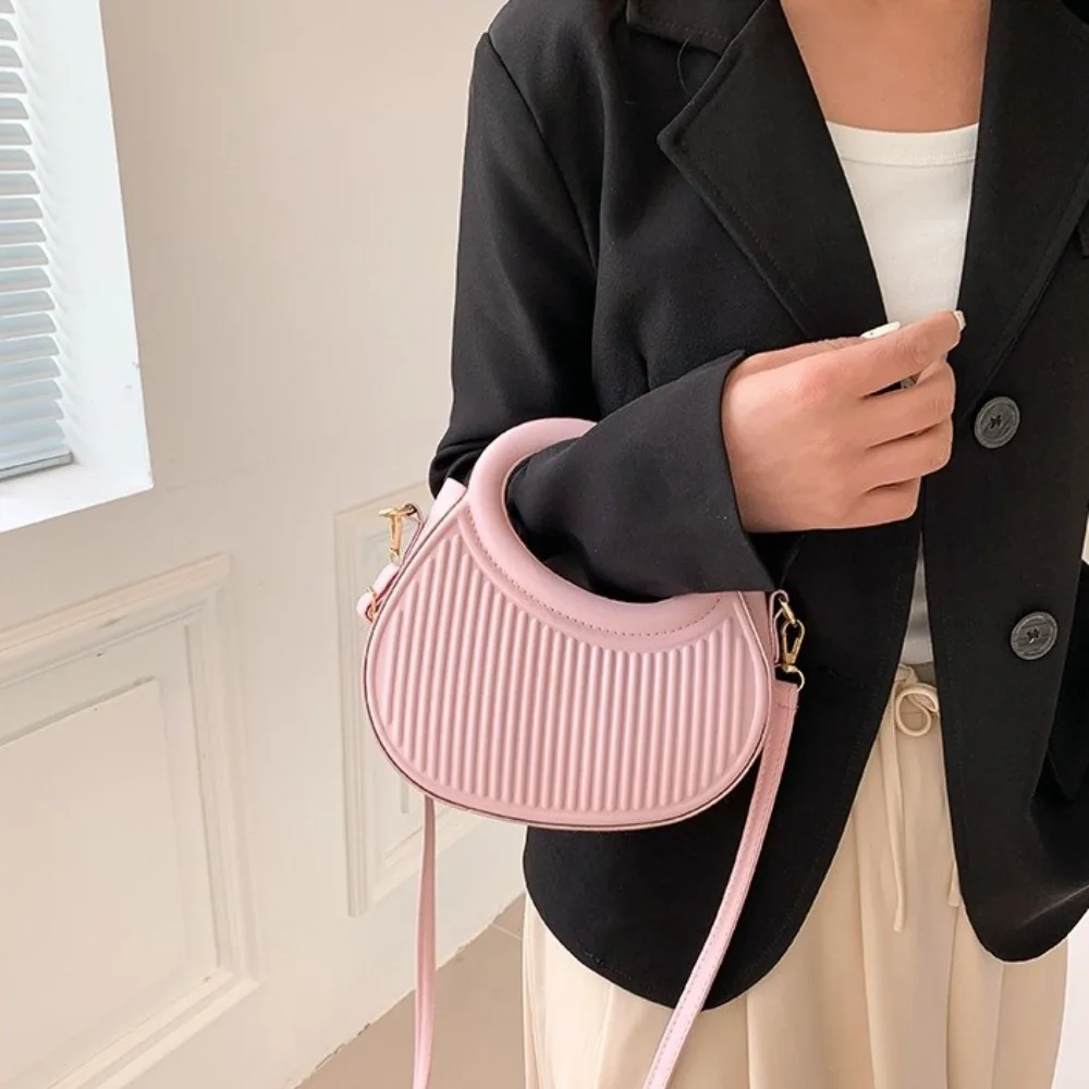

Portable Leather PU Crossbody Bag Half Moon Bag Solid Color Hobos Handbag Korean Style Handbag Pleated Shoulder Bag Outdoor