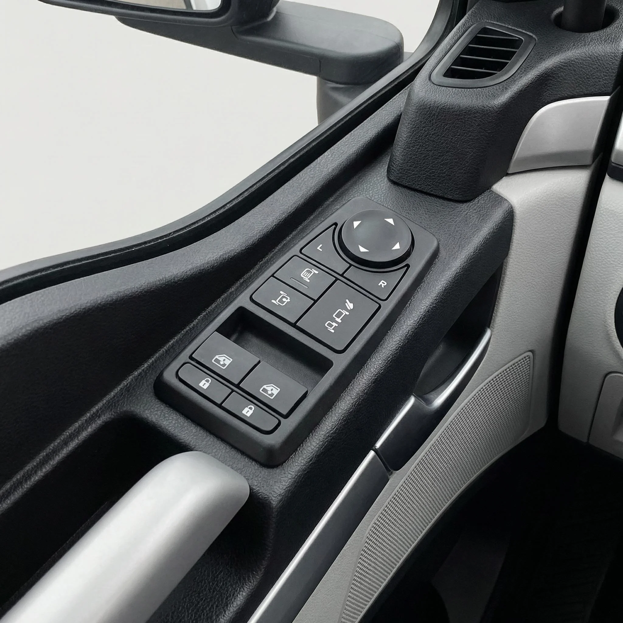81258067107 81258067095 81258067109 81258067092 For MAN TGL TGM TGS TGX Truck Electric Power Window Control Switch Button