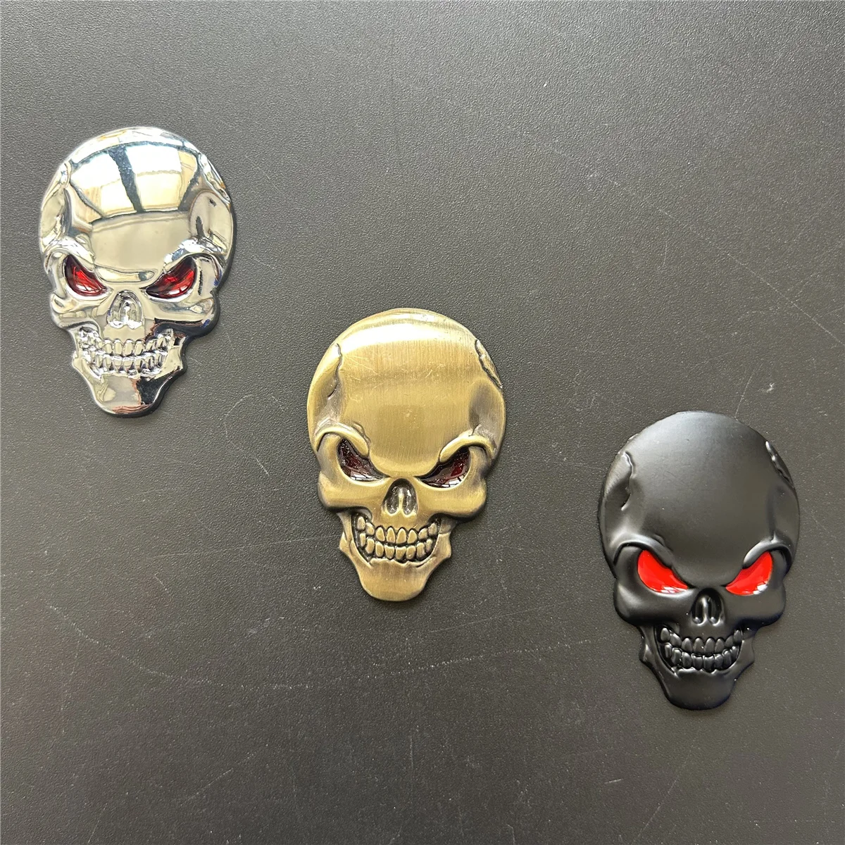 1pcs Skull Pirate Skeleton Buccaneer Head Skull 3D Metal Car Body Sticker Auto Rear Emblem Badge Decal