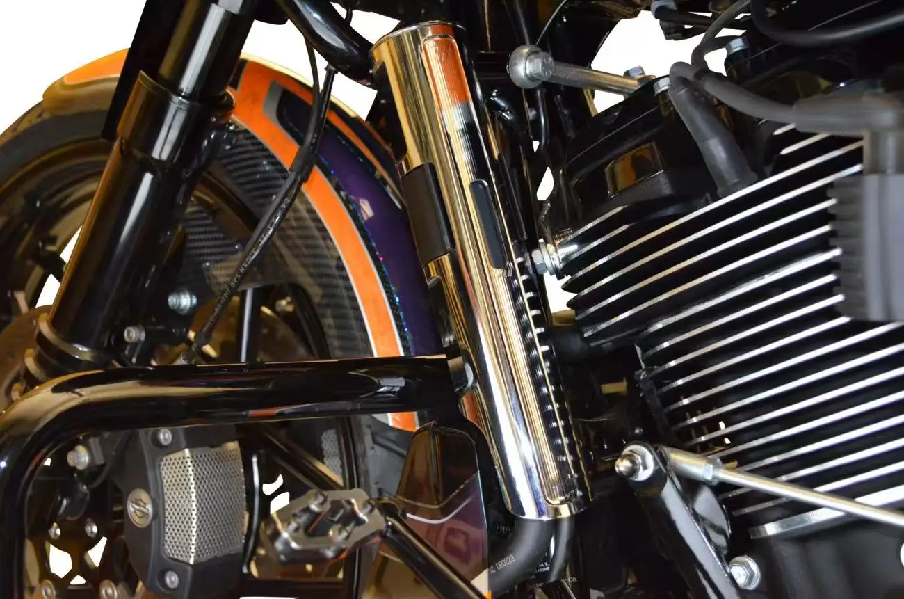 

Алюминиевая декоративная накладка на радиатор/бак для мотоциклов Harley Touring Road Glide Street Glide FLTRXSE FLHX FLTRX CVO