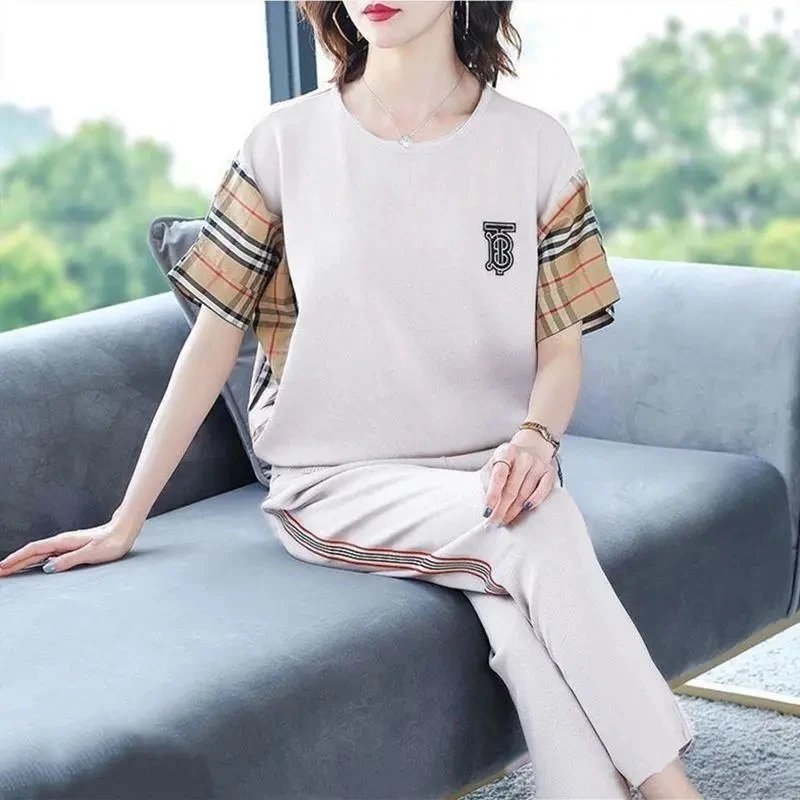 Women\'s Spring And Summer New Casual Suit Fashion Korean Splicing Colour Sports Short Sleeve Crop Top Pencil Pants Two Piece Set