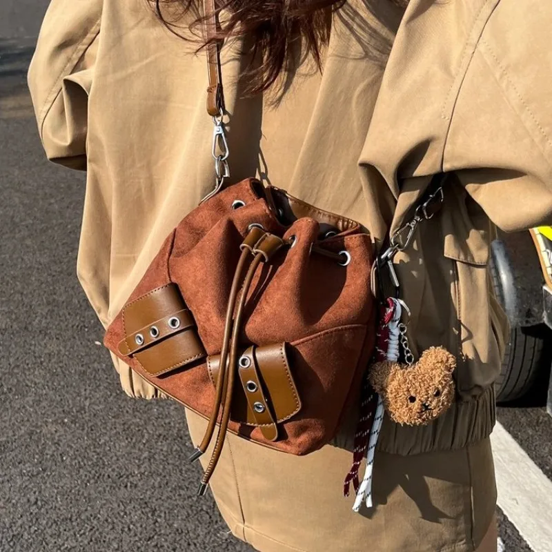 

Minimalist Designer Diaper Bags For Women Elegant Leather Handbag Luxury Vintage Simple Large Capacity Stylish Commuter