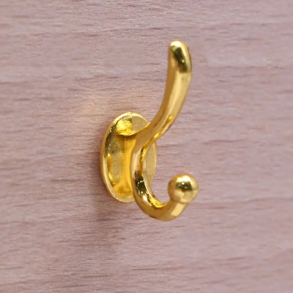 10 Stück Mini Metall Puppenhaus Miniatur Möbel Haken 1:12 4 Farben Kleidung Mantel Haken Rack 14*14mm Wand Kleiderbügel Modell Spielzeug