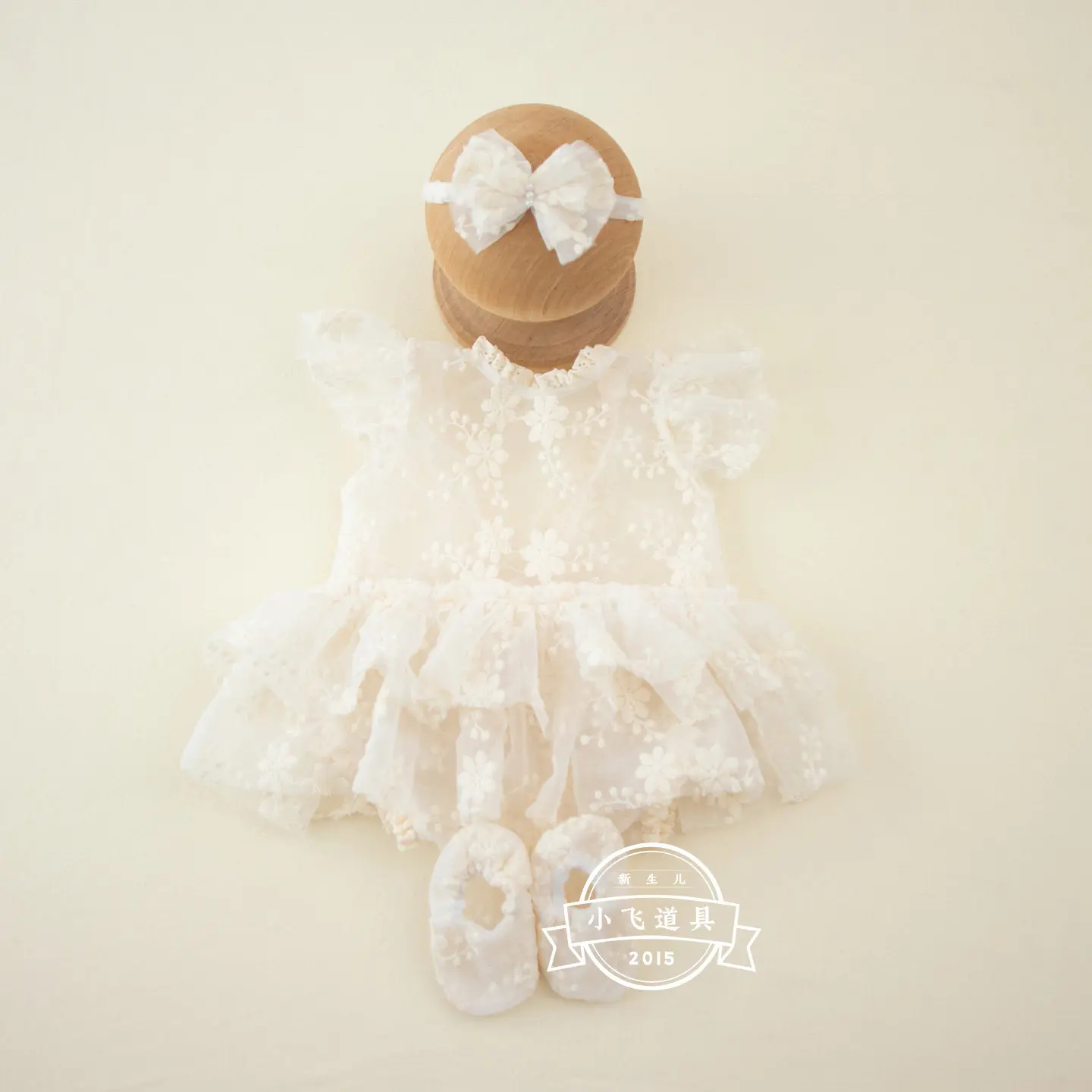 Newborn Photography Props Baby Girls Florals Lace Dress with Headband and Socks Outfit Set for Studio Photoshoot Photo Accessory