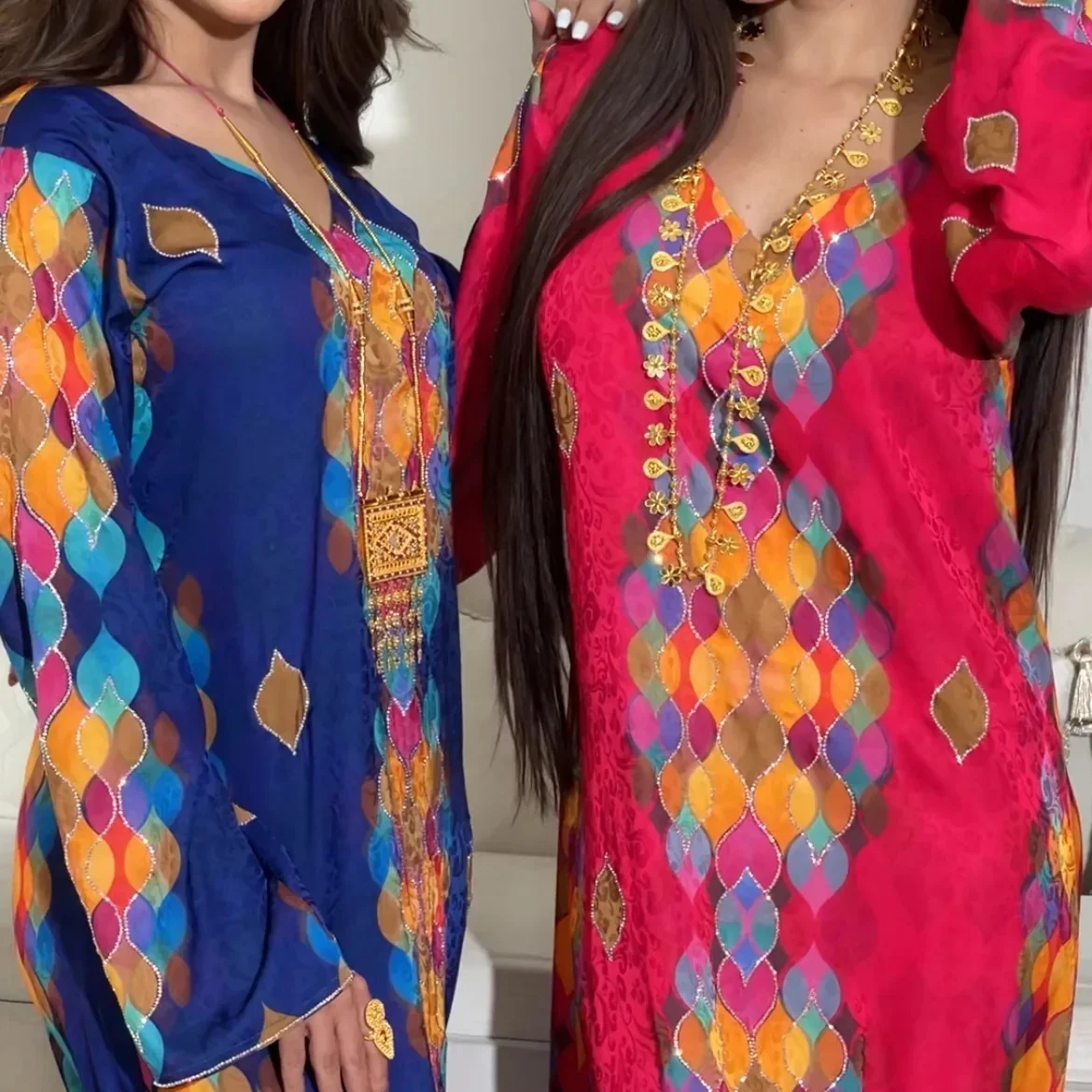 UNI Stampa musulmana Hot Drill Abaya con scollo a V per donna Marocchino Dubai Turco Elegante Allentato Kebaya Moda Abiti lunghi 2024