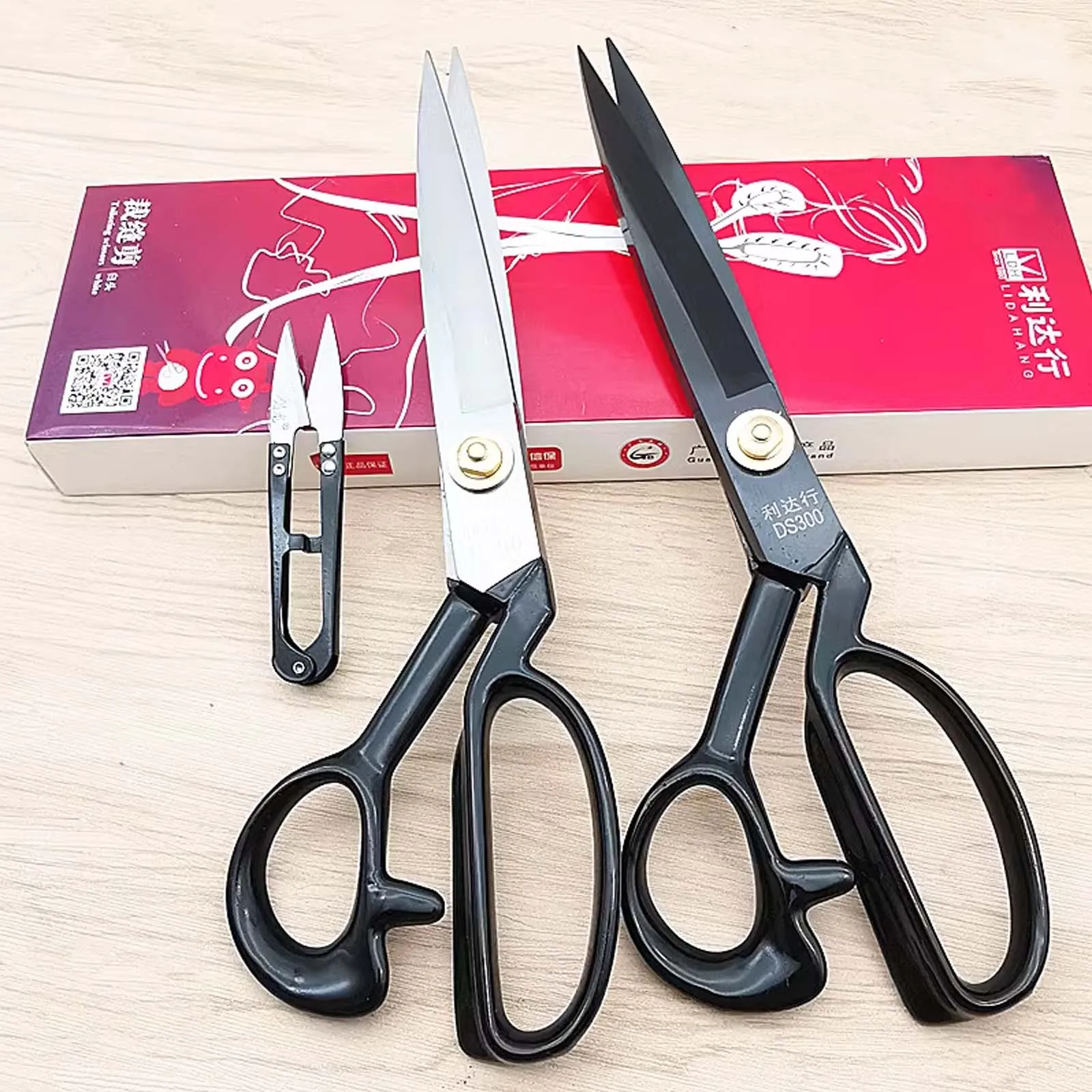 

Professional Tailor Sewing Scissors, Heavy Duty High Carbon Steel Cutting Shears for Sewing Clothing Fabric Leather Paper