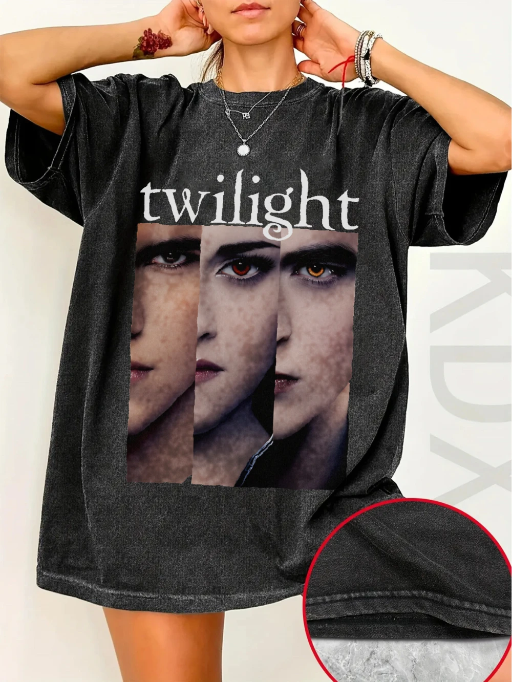 

Men Twilight Saga T-Shirt Edward Jacob Vampire Werewolf Print Bella's Iconic Face-Off Portraits Vintage Style Longline Tee