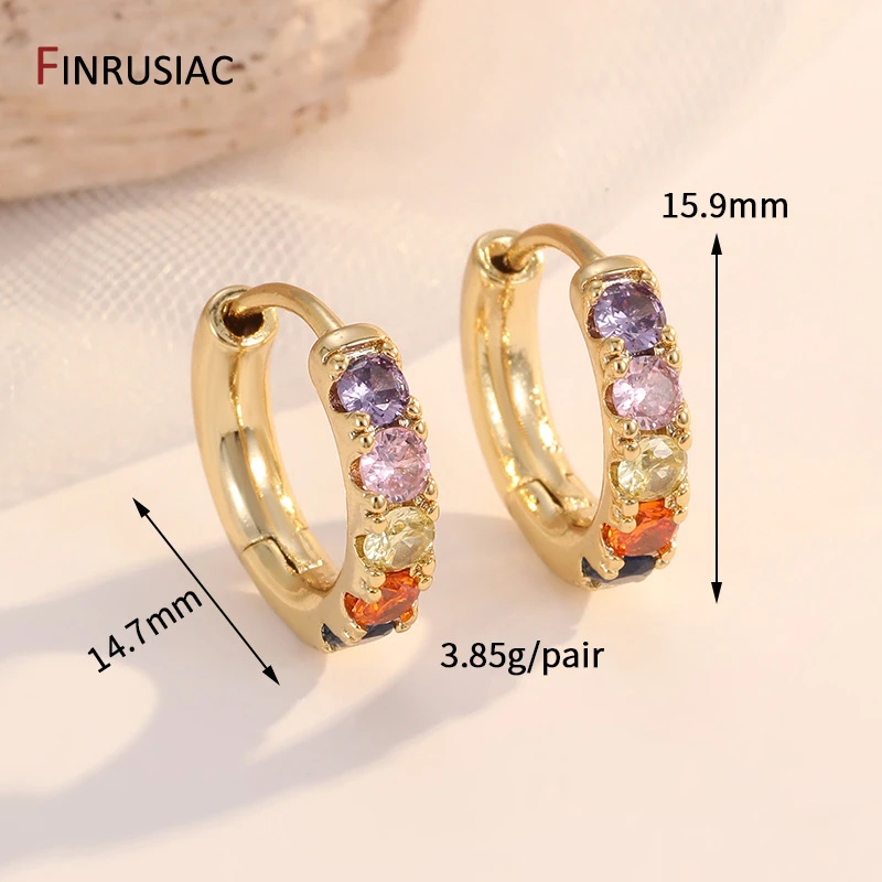 Luxuriöse Regenbogen-Zirkon-Creolen für Frauen, 14 Karat vergoldetes Messing, runde Huggie-Ohrringe, Hochzeitsschmuck, Geschenk – Detail 17