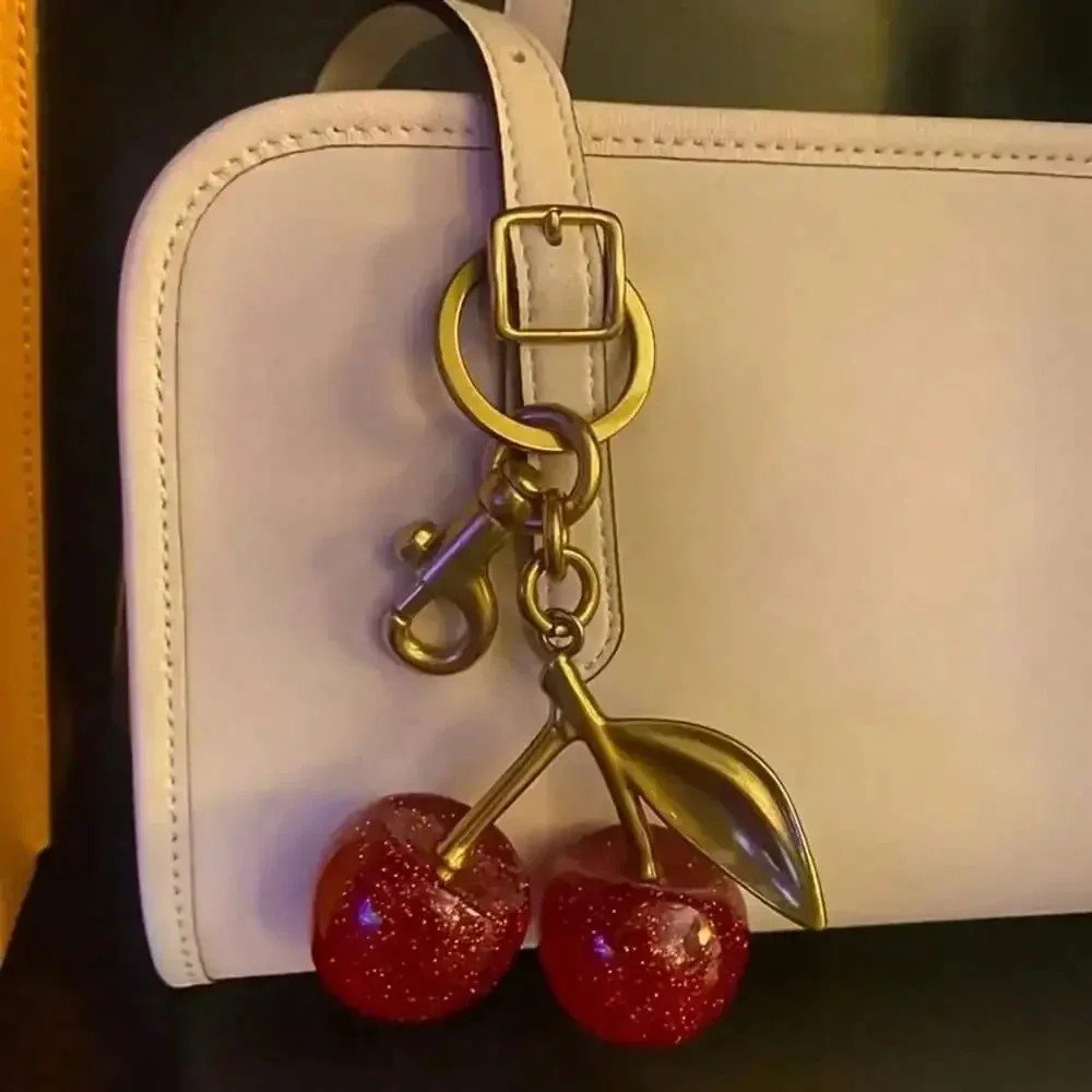 Mode Köstliche Rote Kirsche Schlüsselbund Sommer Früchte Kirschen Anhänger Schlüsselring Für Frauen Männer Schmuck Tasche Schlüssel Zubehör Geschenk – Detail 5
