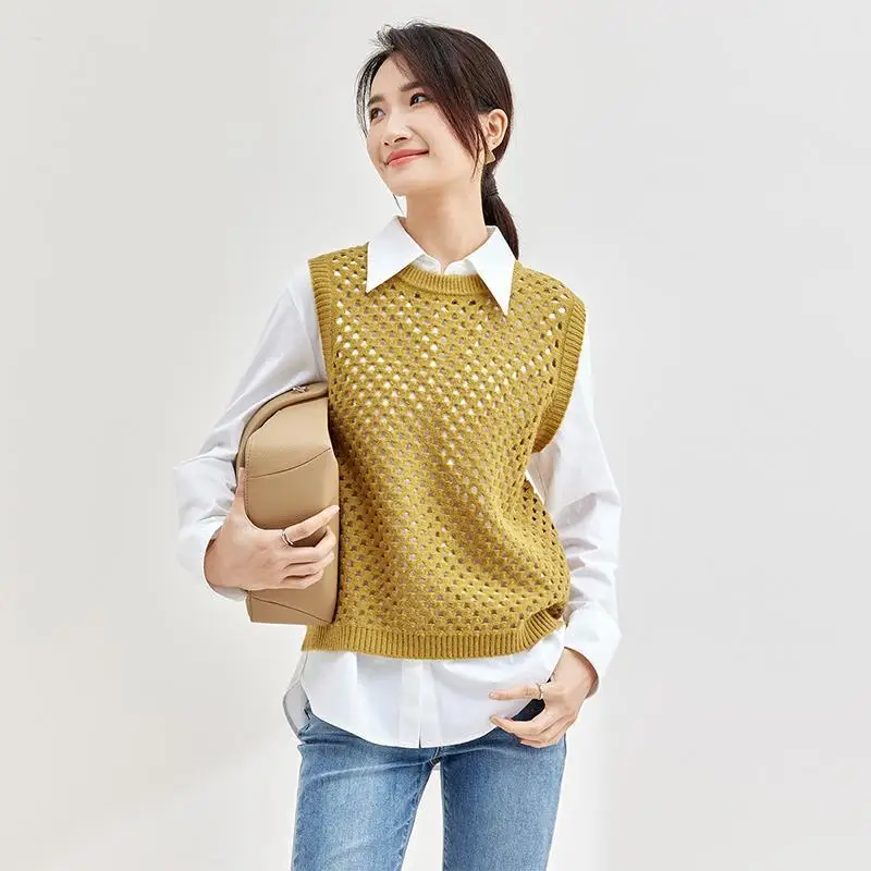 Retro hollowed out knitted vest for women in spring autumn new season western-style loose fit sleeveless sweater vest camisole