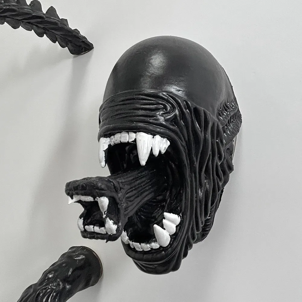 4 Pcs/Set Giant Xenomorph Head Wall Art Decoration Alien Xenomoprh Mask Facehugger Mask Towel Rack Hooks Home Wall Decor