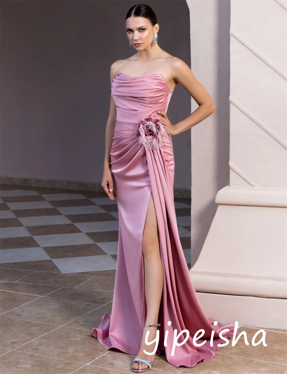 Taglie personalizzate disponibili Abiti lunghi senza spalline a tromba con pieghe a fiori Charmeuse Moda per occasioni su misura