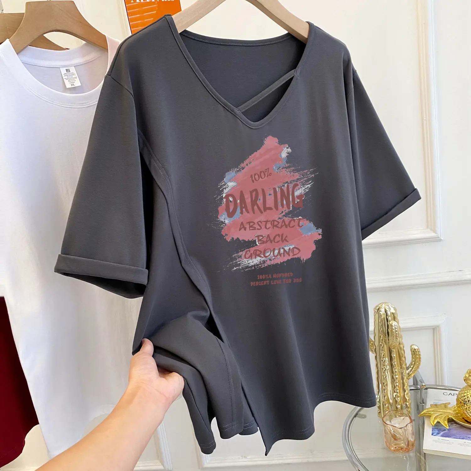 

New T-shirt women's short sleeve summer loose plus size American design sense irregular letter printing split V-neck top