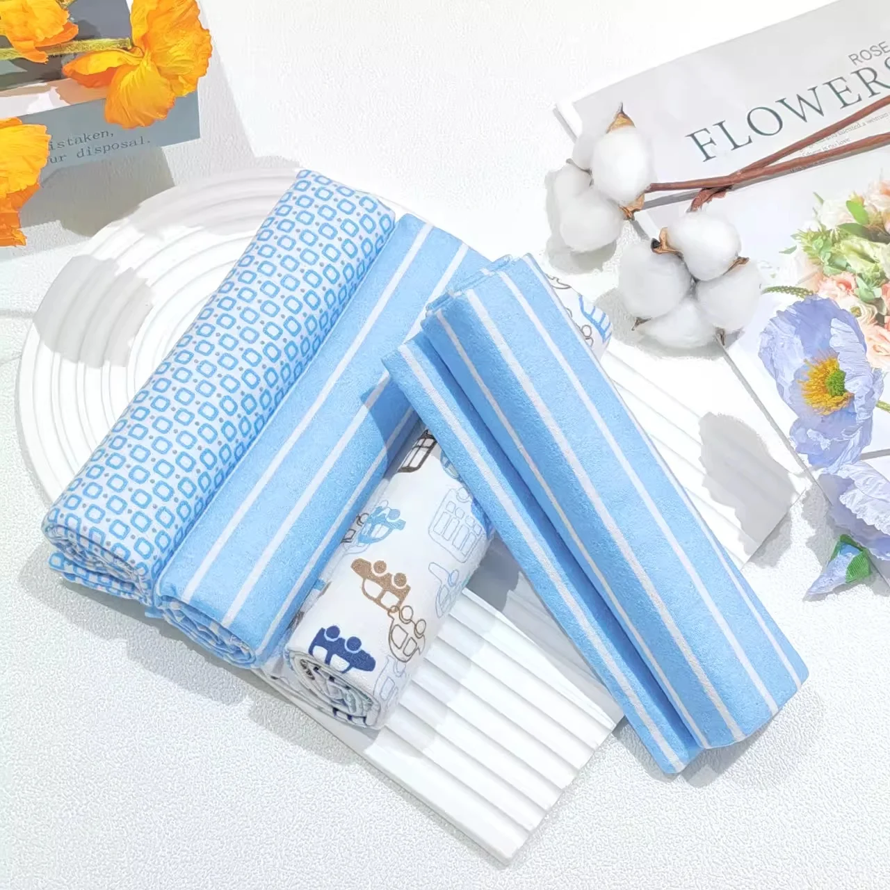 4Pcs/Pack New Color Cotton Flannel Diapers Baby Swaddles Wrap Receiving Bedsheet Print Blankets For Baby Girls Boys 76*76CM