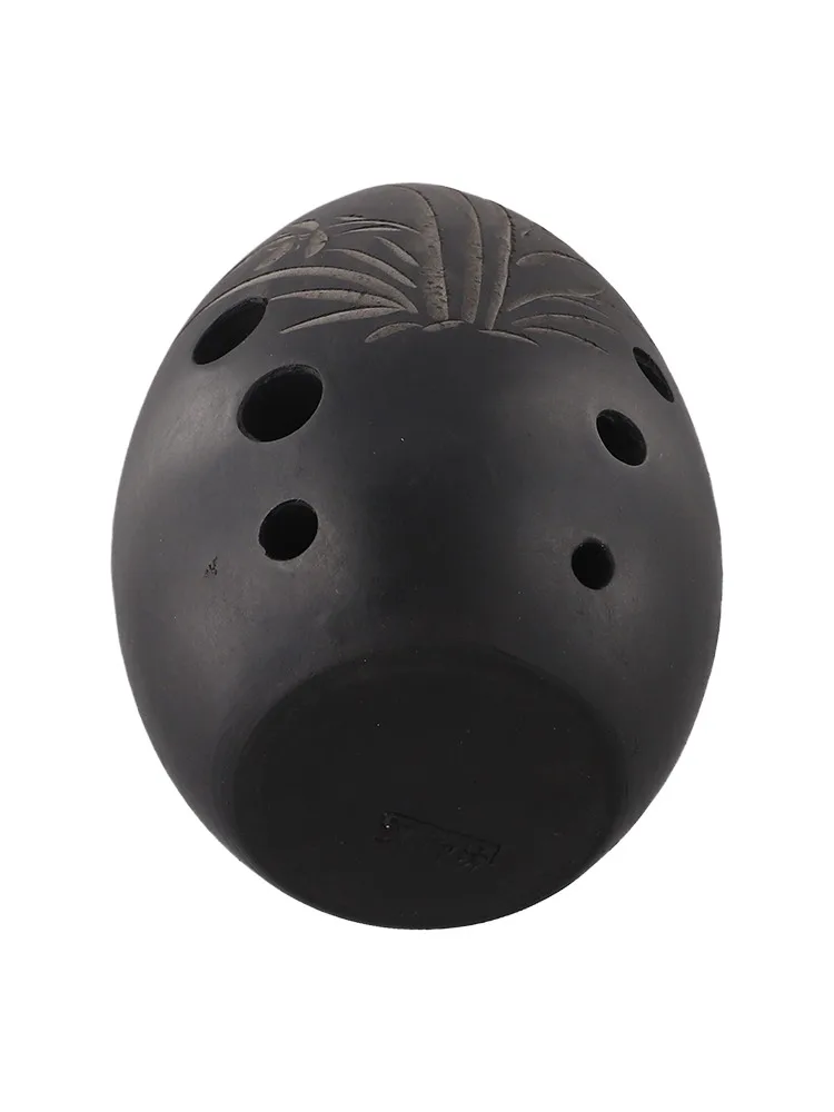 Ocarina Xun with Eight Finger Holes for Beginners Drawing from Chinese Musical Tradition and Focused on Playable Tone