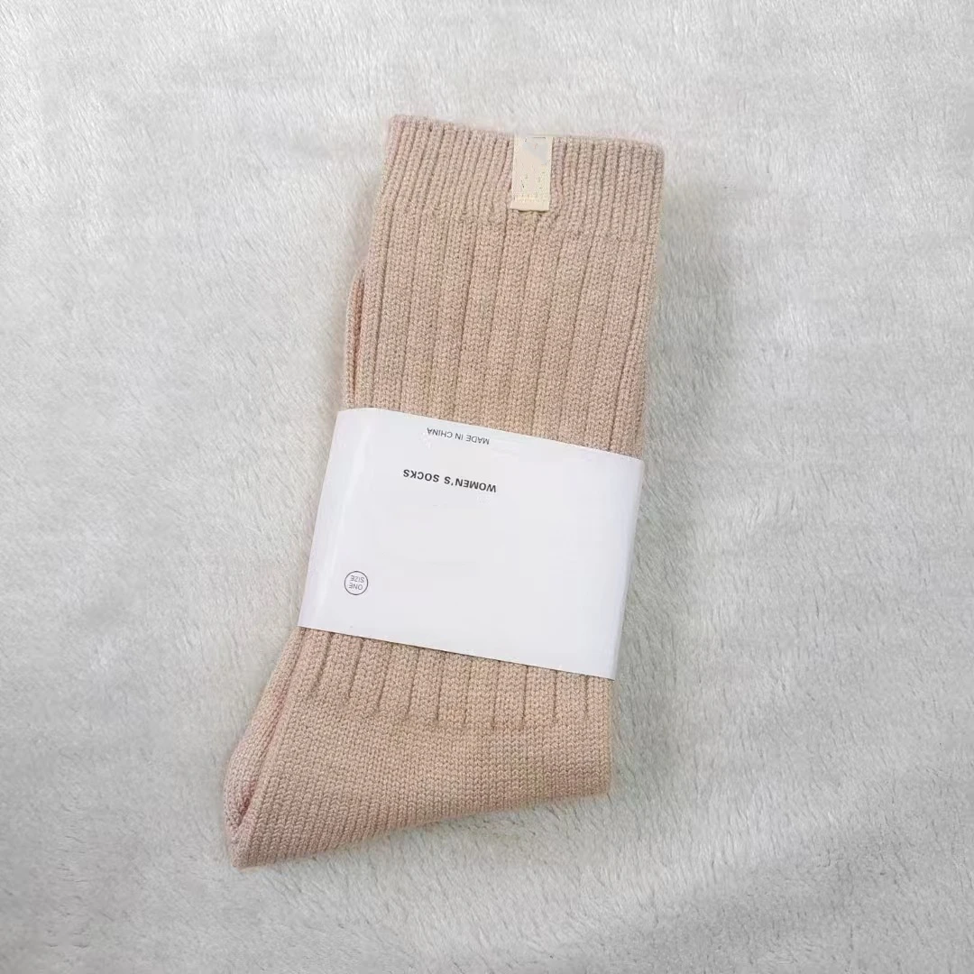 Solid colored socks with double needles and thick insulation for casual wear