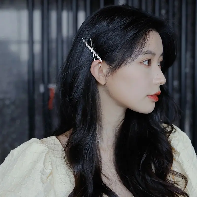 

Minimalist Cross Pearl Hair Claw for Girls Korean Ins Non Pull Side Clip for Bangs Top Hair Pin Daily Gift