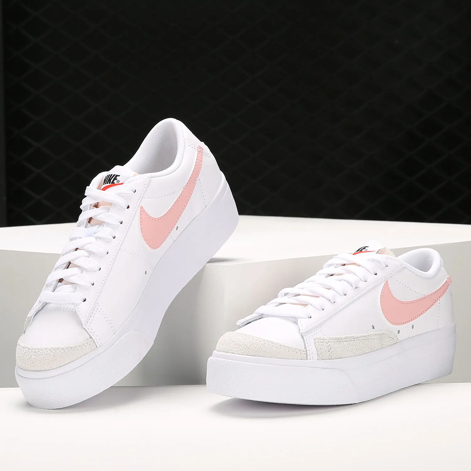 

Оригинальные женские удобные повседневные туфли для скейтбординга Nike Blazer DJ0292-103