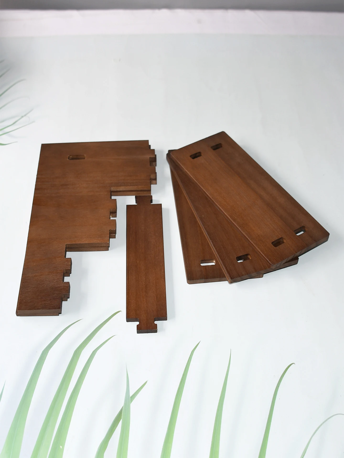 Retro Hand Bracelet Display Stand Real Wood Stepped Shelf Small Bracelet Chain Placement Stand Cultural Play Bead String