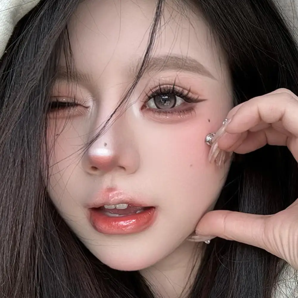 fox-style false eyelashes, with overwhelming charm, are a standard accessory for Korean women, enlarging the eyes Eyelashes