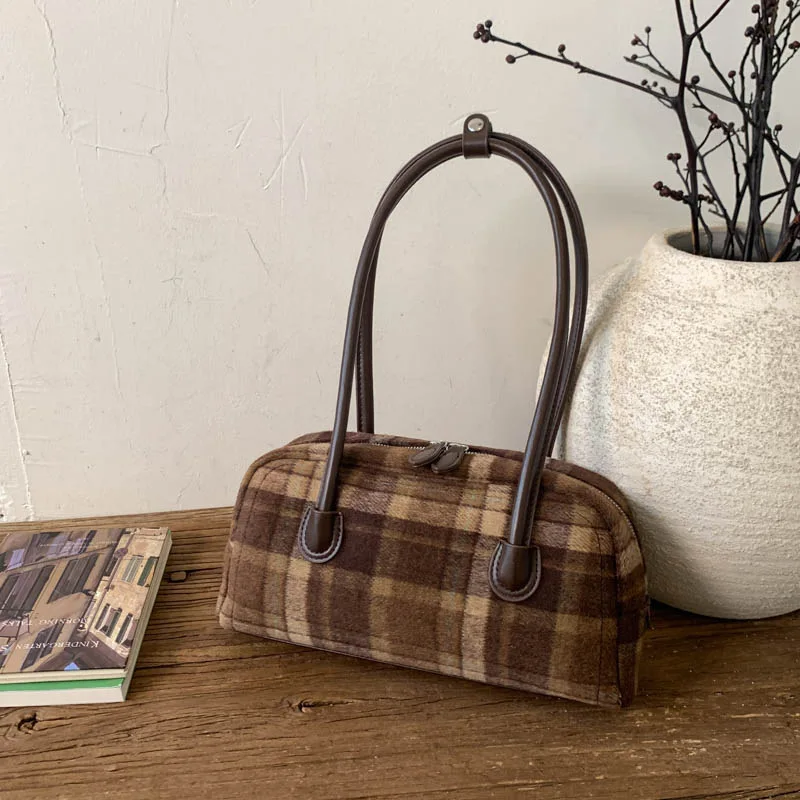 

Шерстяная сумка-мессенджер в клетку для женщин, новинка осени-зимы 2026, нишевая, легкая роскошь, высококачественная, для повседневного использования