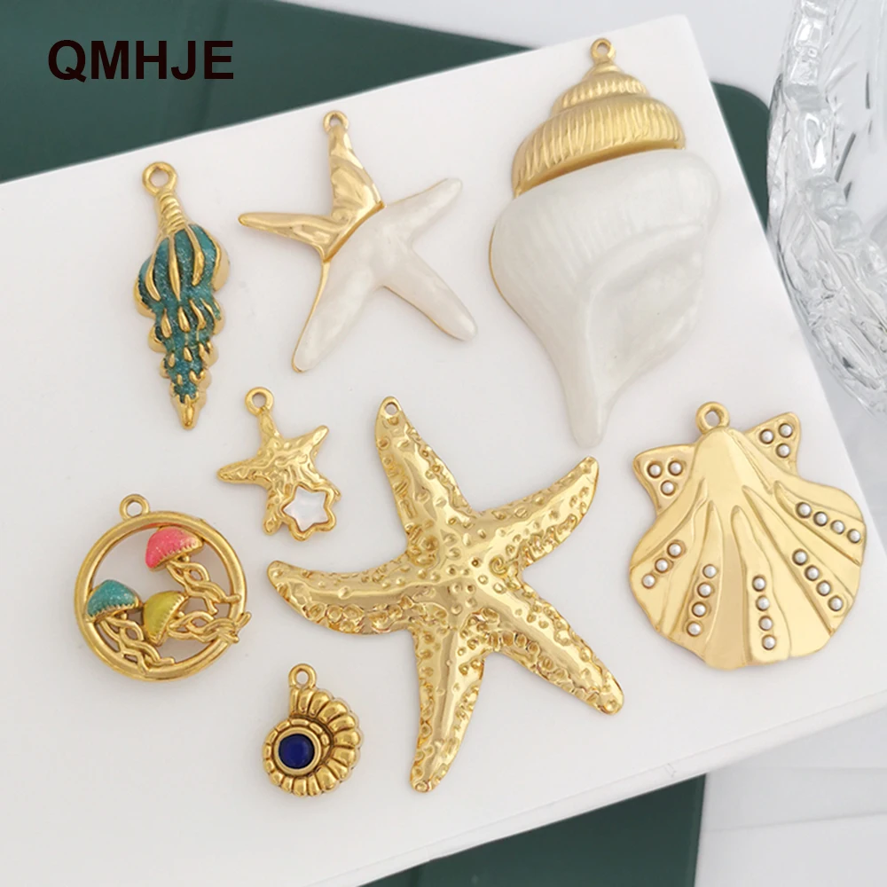 Colgante grande para collar Concha de estrella de mar grande Medusa oceánica Declaración Acero inoxidable Resina blanca Chapado en PVD dorado de 18 quilates