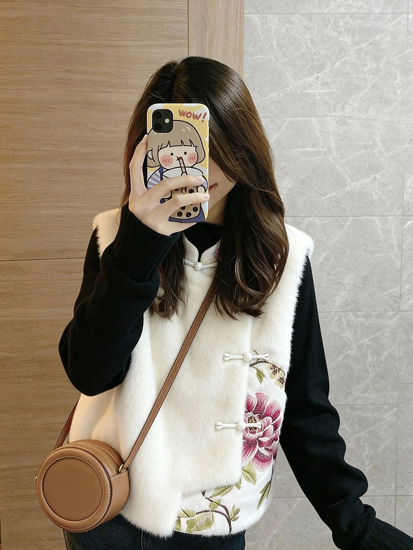 

Элегантный белый жилет без рукавов с воротником-стойкой, модный женский пушистый топ, роскошный стиль, свободный крой, осень-зима, новинка