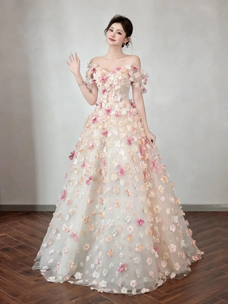 A new one-shoulder niche and elegant light luxury dress for morning gowns