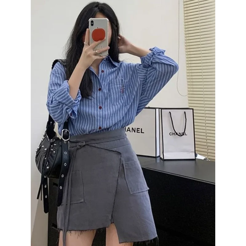 قميص مخطط أزرق على طراز الكلية الكورية للخريف للنساء، جو أنيق فضفاض ومتعدد الاستخدامات #4