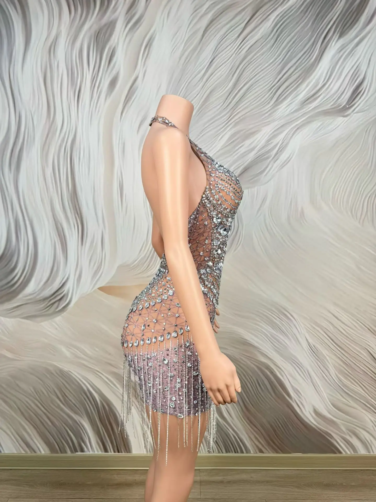 

Сексуальное женское платье Jiaoshi с открытой спиной, серебристое, с бриллиантами, V-образным вырезом и бахромой, для выпускного вечера, выступлений на сцене, вечеринок и коктейлей, на день рождения