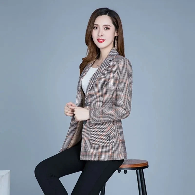 Women Blazer Turn-Down Collar Single-Breasted Slim Lady Spring Plaid Blazer Casual Short Jackets Middle-aged Female Suit 5XL