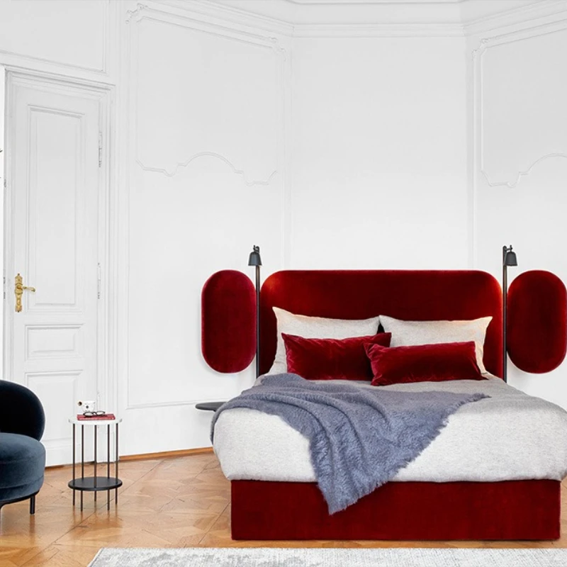 Italian minimalist modern ins wing bed with lamp bedside bedroom creative wedding bed 1.8 meters soft bag solid wood bed