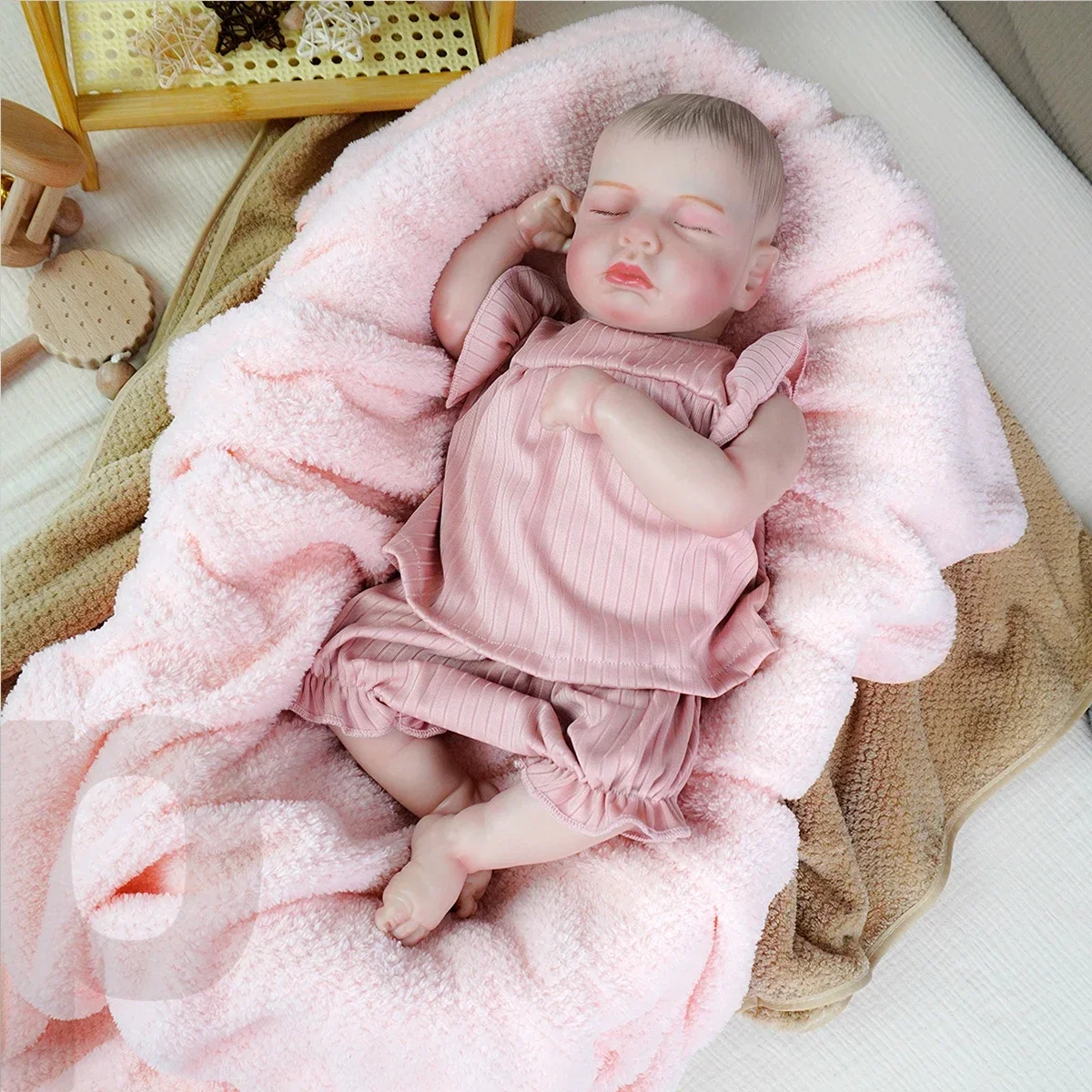 

Sleeping Real-life Dolls Look Very Realistic, with Soft Fabric Bodies and Toy Accessories Suitable for Children's Gift Toys