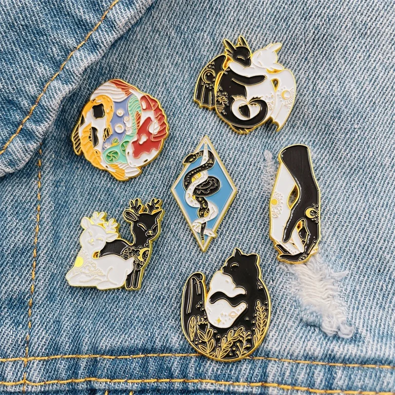 Cartoon Cute Animal Hug Enamel Pins Dragon Snake Koi Cat Fawn Hands Black White Alloy Brooch Badge Jewelry Couple Gift
