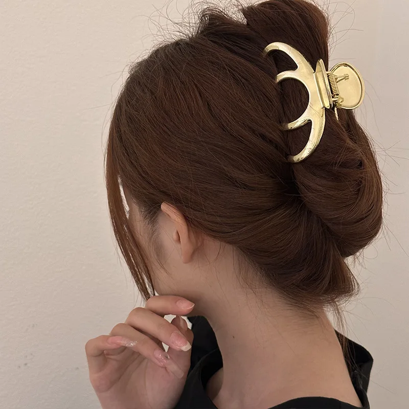 Fashions Minimalist Style Metal Grab Clip Female Large Ponytail Hair Claw Shark Hair Clip Hairpins Girls Hair Accessories Gifts