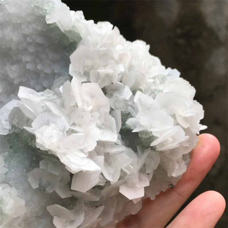 734g Natural Flake Petal Calcite (Fluorescence ) With Green Fluorite And Crystal Quartz Symbiosis Mineral Specimen Home Decor
