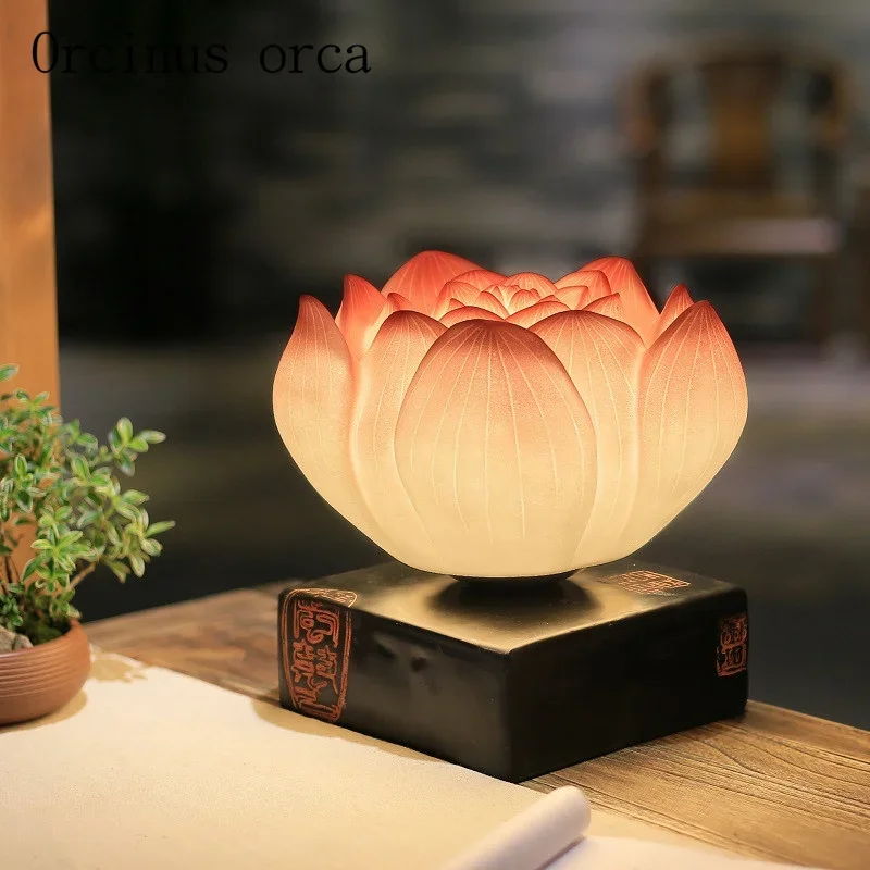 

Creative new Chinese art RETRO lotus living room lamp bedside table bedroom warm decorative lamp free shipping