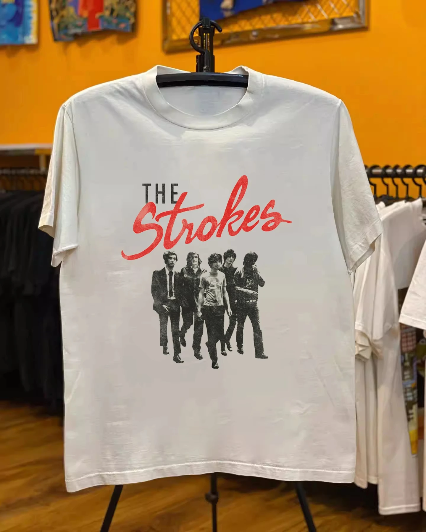 

2025 The Strokes Percussion Rock Band 7080s Ins Classic Design Sense of Fashion Brand T-shirt High Quality Luxury Brand Selling