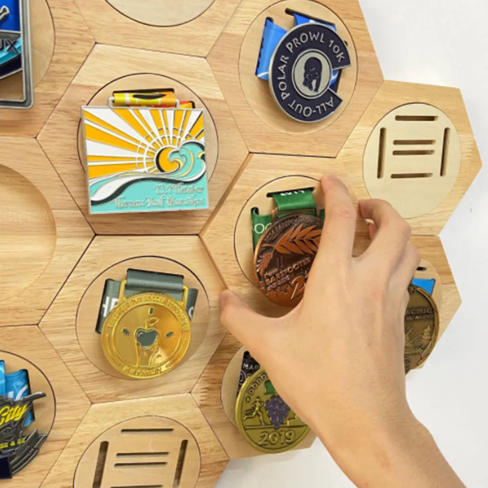 1Pc Wooden Hexagon Medals Storage Shelf Home Decorative Tool Racks Medal Album For Household Bedroom Decoration
