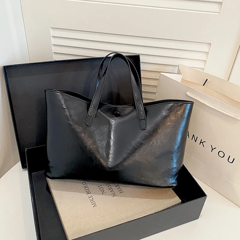 Commuter Large-capacity Armpit Bag, High-grade Simple Shoulder Bag, New Large-capacity Commuter Tote Bag