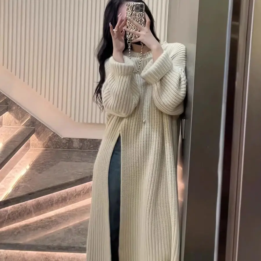 

2026 A New Slimming Knitted Round-neck Over-the-knee Mid-length Sweater Dress with A Laid-back Style Slit