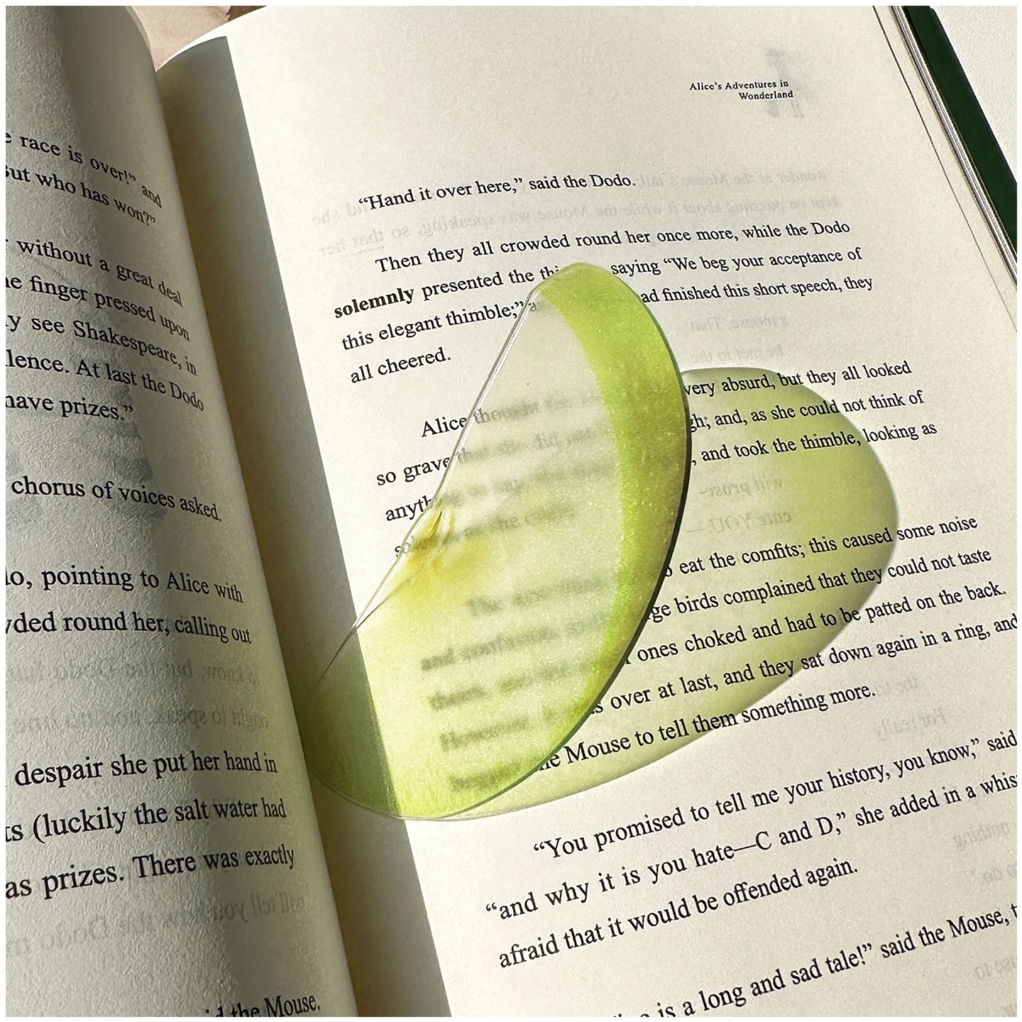 Acrylic Transparent Fruit Bookmark Cute Reading Mark Premium Stationery Gift For Book Lovers Apple Strawberry Shape