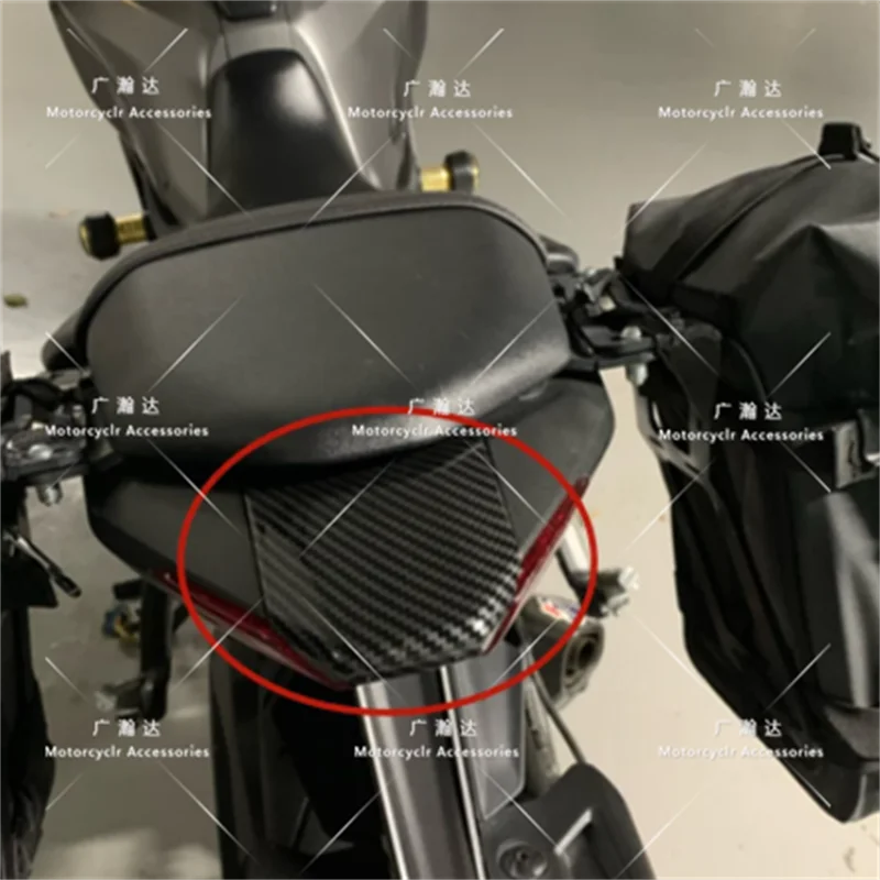 مناسبة لياماها MT-07 FZ-07 MT07 FZ07 2012 2013 2014 2015 2016 2017 ألياف الكربون الطلاء الخلفي العلوي مقعد مركز الذيل هدية
