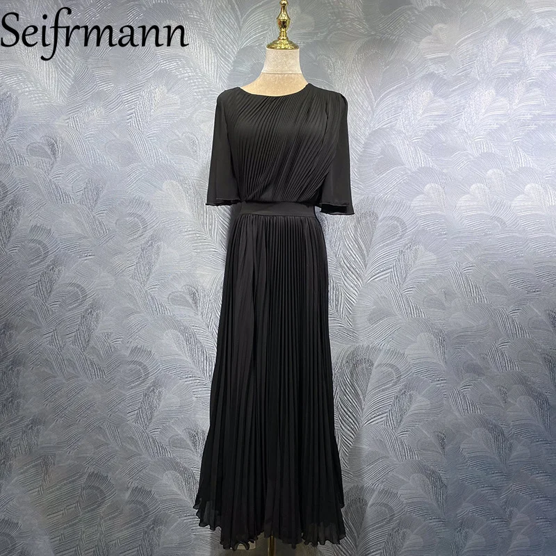 

Seifrmann 2026 Spring Women's New Fashionable Round Neck Short Sleeve pleating Waist cinching Solid Color Dress